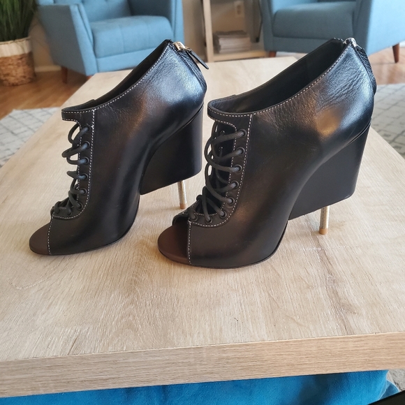 Givenchy Lace Up / Gladiator Heels - Picture 2 of 9